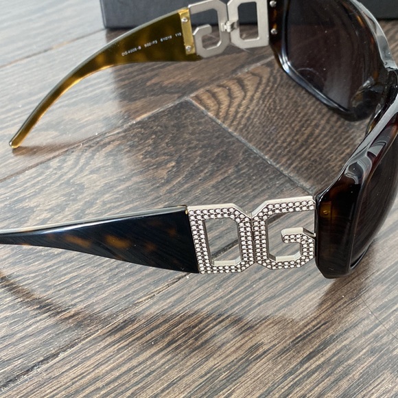 Dolce & Gabbana Sunglasses - Picture 4 of 10